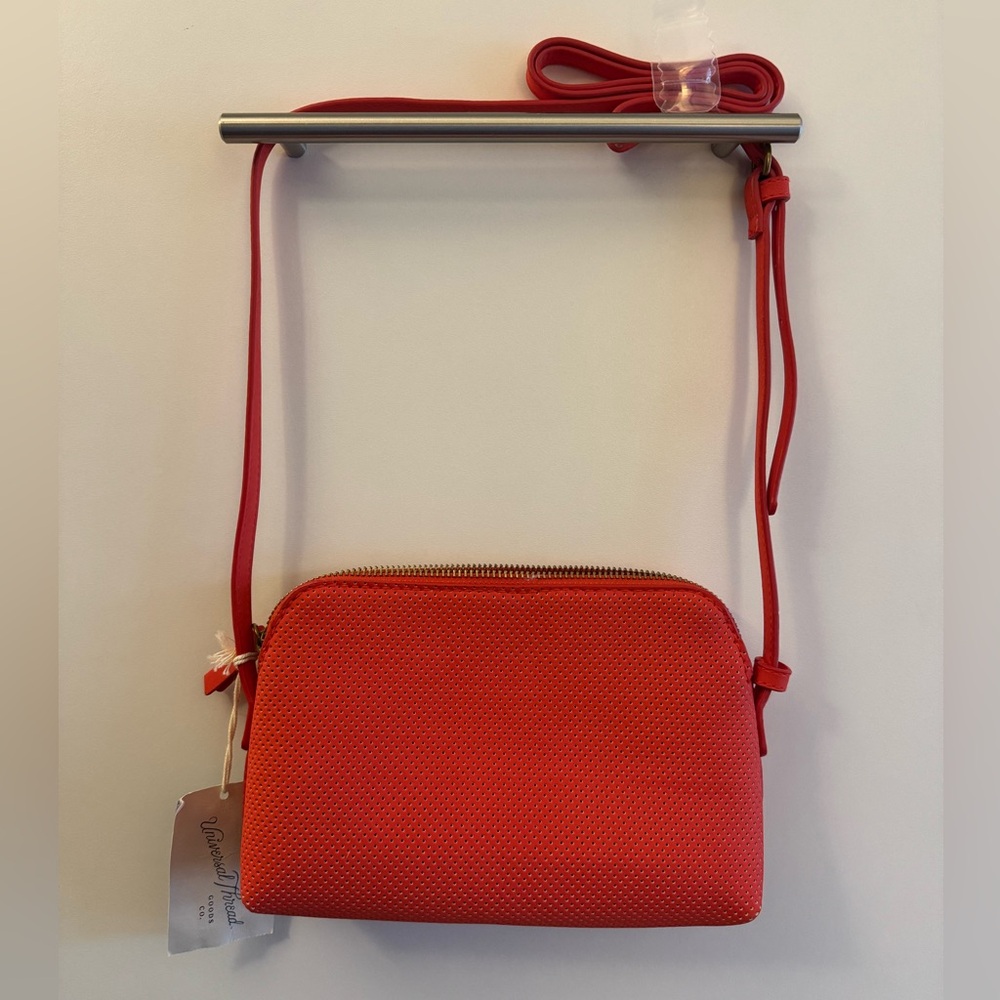 NWT ~ Universal Thread Addison Crossbody Bag / Orange Red Color - Picture 3 of 13